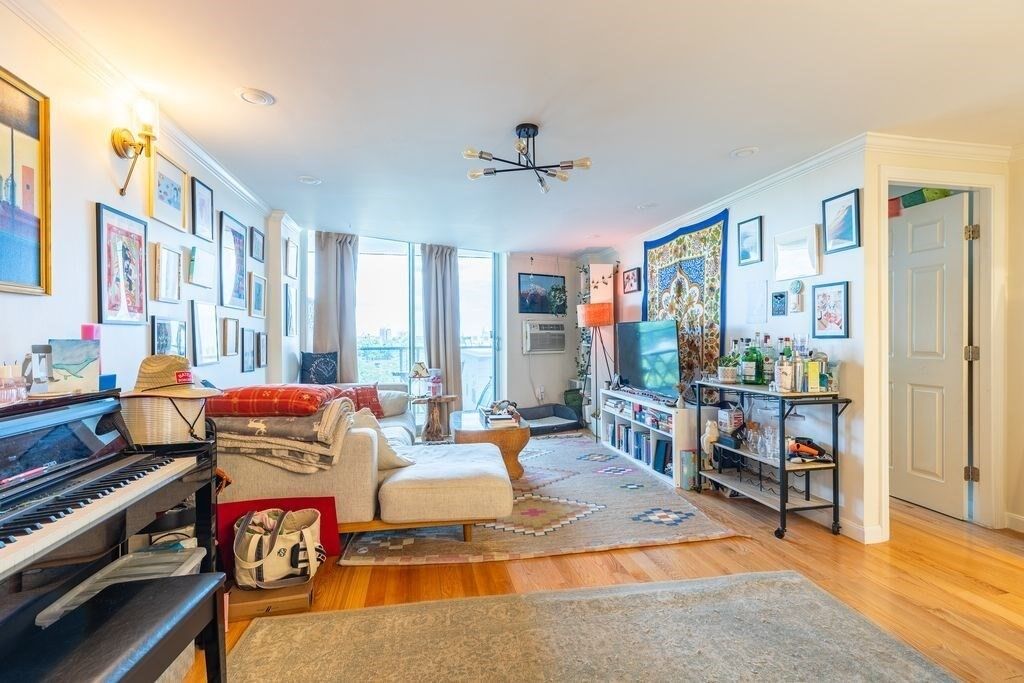 Property Photo:  19 Winchester 806  MA 02446 
