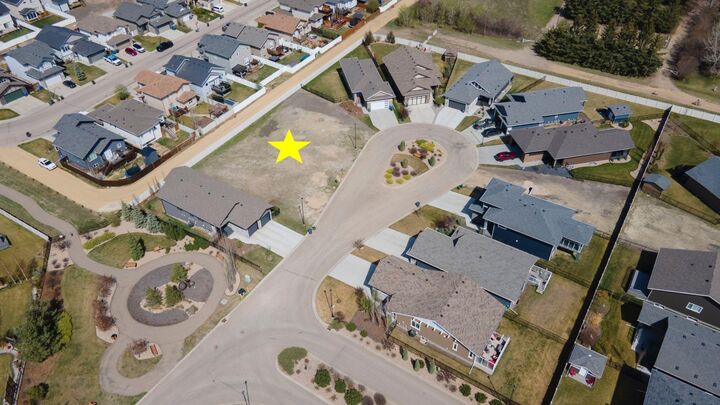 Property Photo: 10 Tyrrell Place AB T4P 0T8