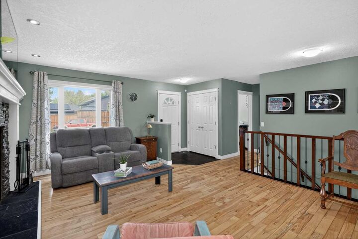 Property Photo:  76 Marquis Place SE  AB T4A 1Z1 