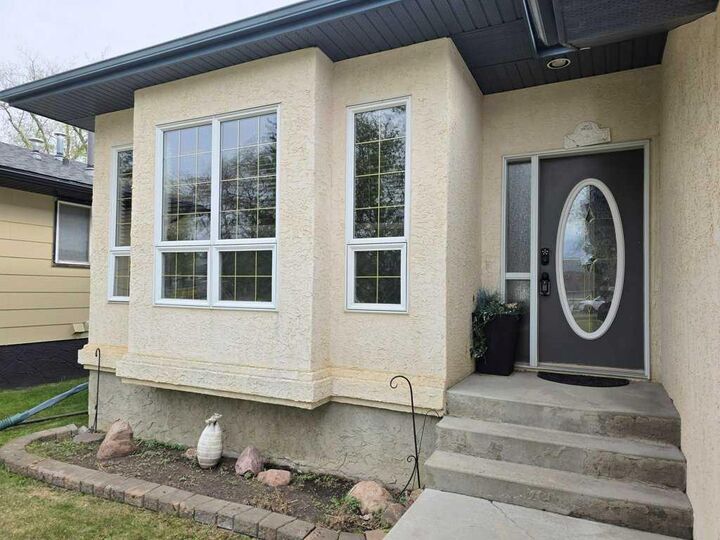 Property Photo: 301 3 Avenue NE AB T0G 2A2