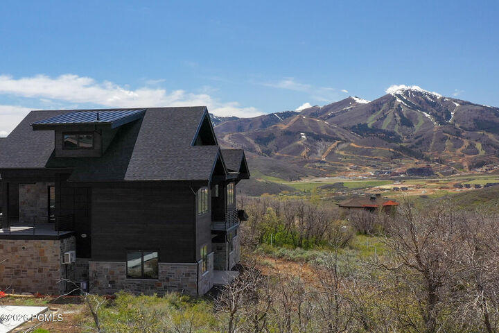 Property Photo: 1285 E Lasso Trail UT 84032
