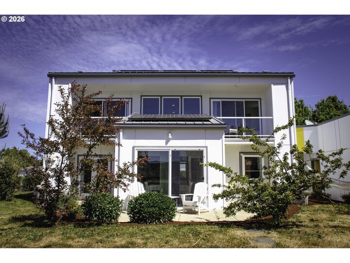Property Photo:  32903 Wildrose Dr  OR 97389 