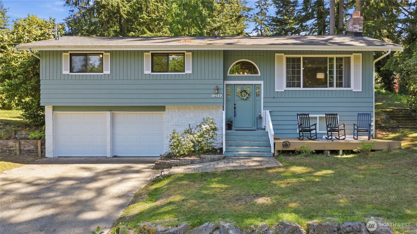 Property Photo: 18427 Homeview Drive WA 98026