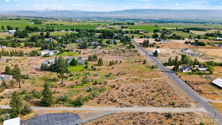 Property Photo: 5881 Cove Road WA 98926
