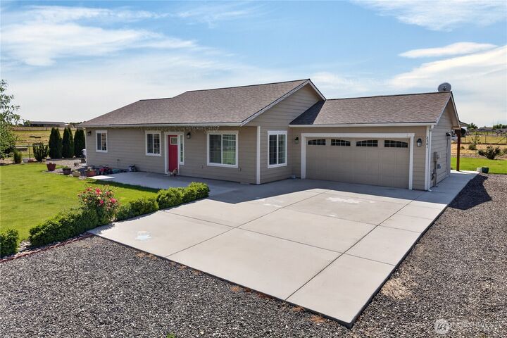 Property Photo:  2381 W Dylan Lane  WA 99344 