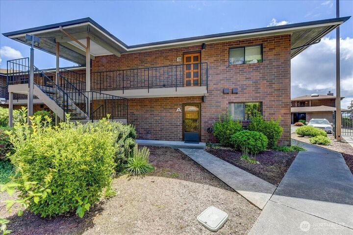 Property Photo: 8106 53rd Avenue W A WA 98275