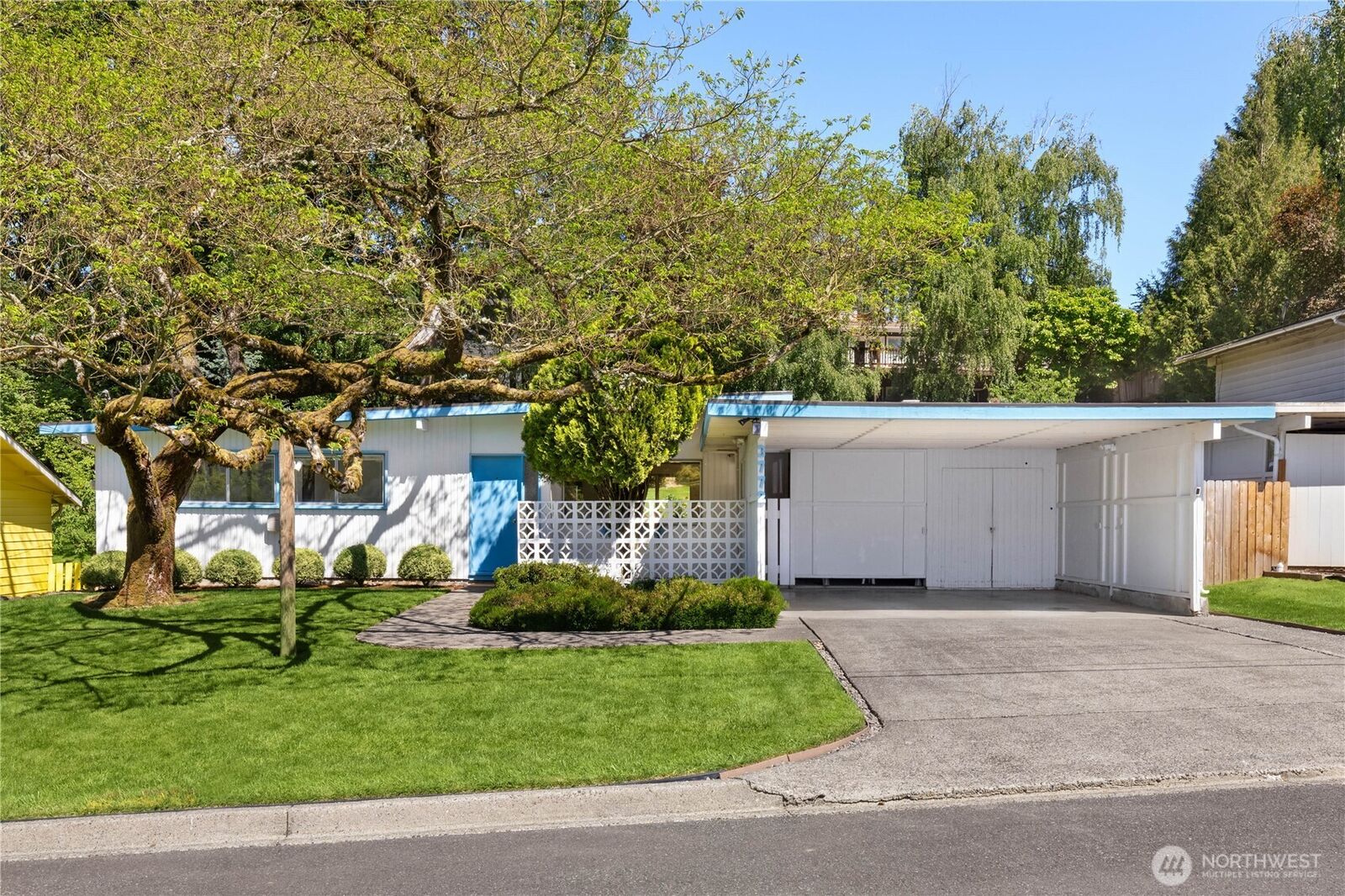 Property Photo:  3772  78th Avenue SE  WA 98040 