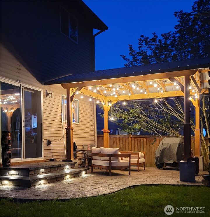 Property Photo:  21648 SE 297th Terrace  WA 98042 