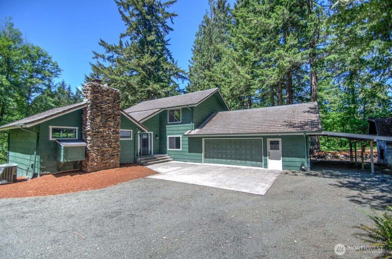 Property Photo: 13336 Sunset Heights Lane SE WA 98589