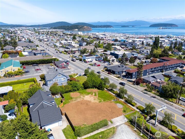 Property Photo:  3420  Commercial Avenue  WA 98221 