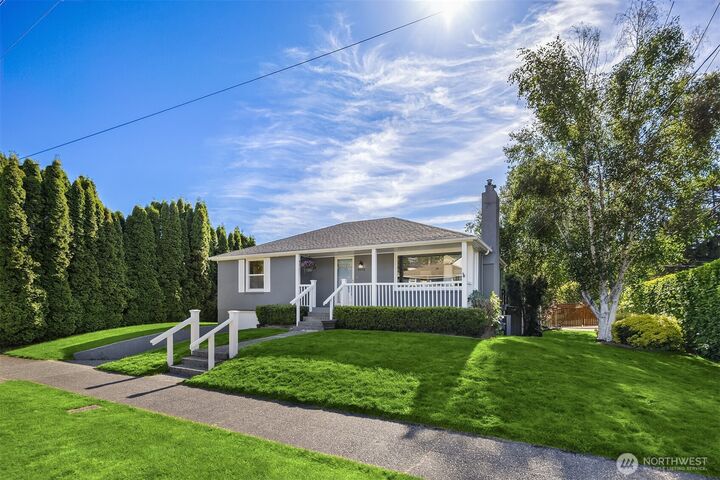 Property Photo: 3053 32nd Avenue W WA 98199