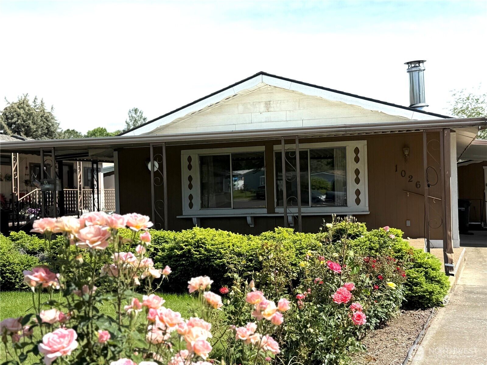 Property Photo: 1026 SE Dove Lane WA 99324