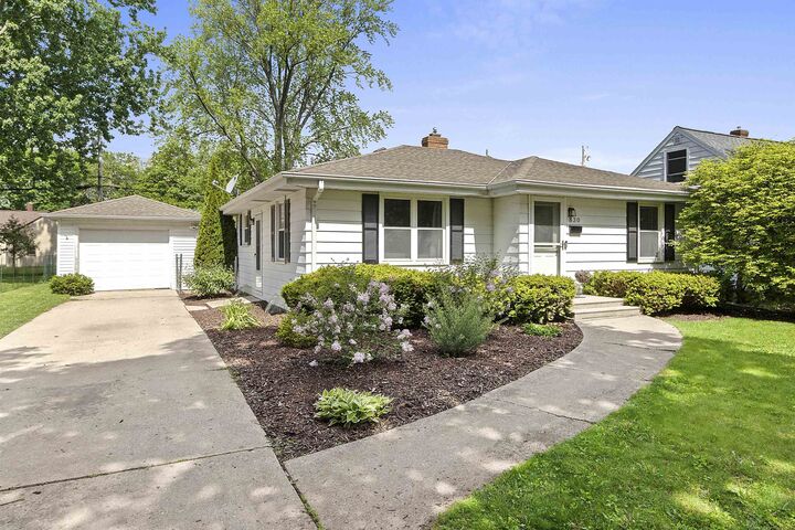 Property Photo:  830 Marquette Avenue  WI 54304 