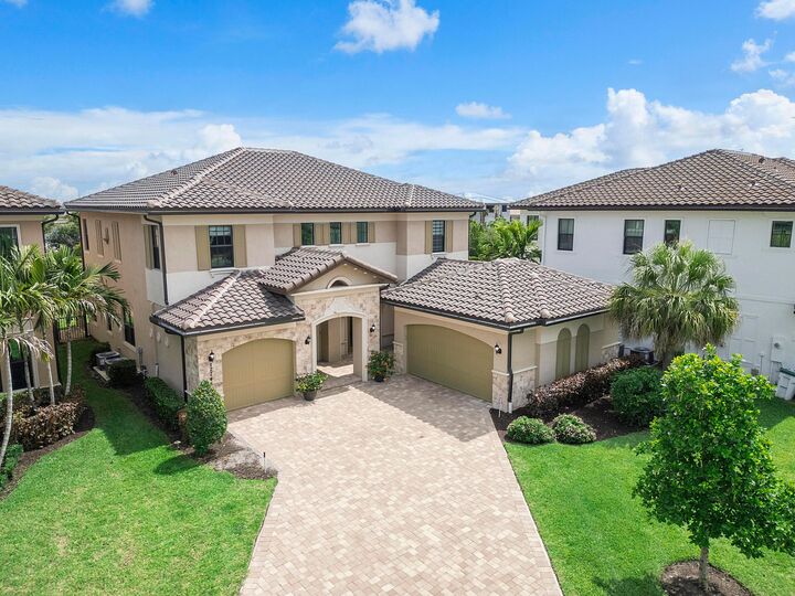 Property Photo: 12745 Bayside Court FL 33076