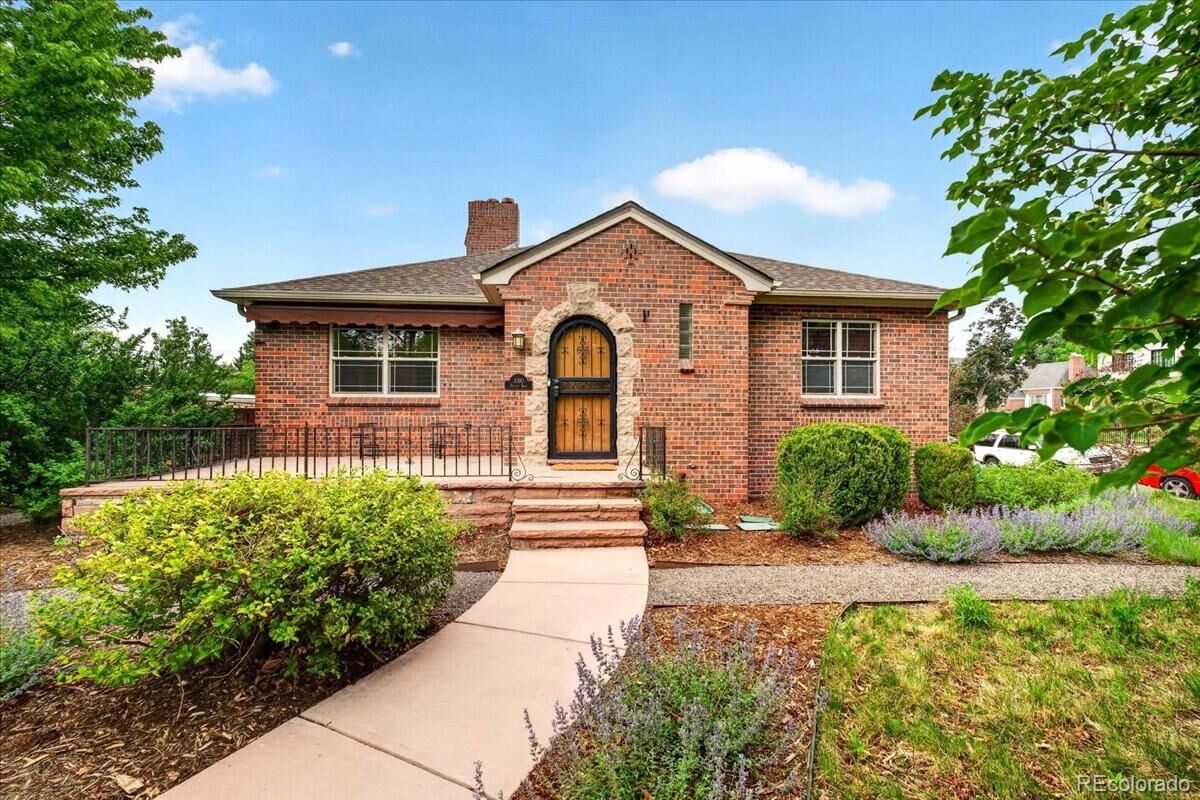 Property Photo: 1090 Bonnie Brae Boulevard CO 80209