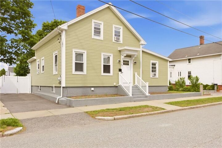 Property Photo:  88 Grove Avenue  RI 02914 