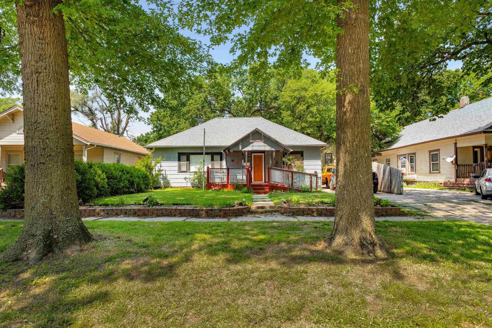 Property Photo:  229 S Sedgwick St  KS 67213 