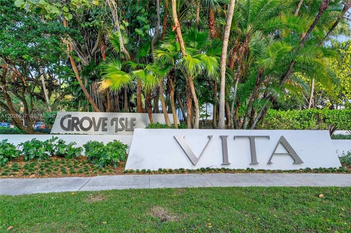 Property Photo:  2 Grove Isle Dr B1706  FL 33133 