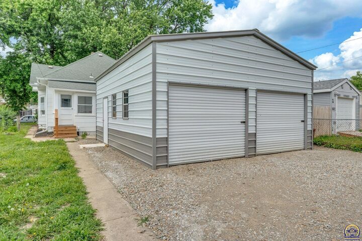 Property Photo:  418 NE Wilson Ave  KS 66616 