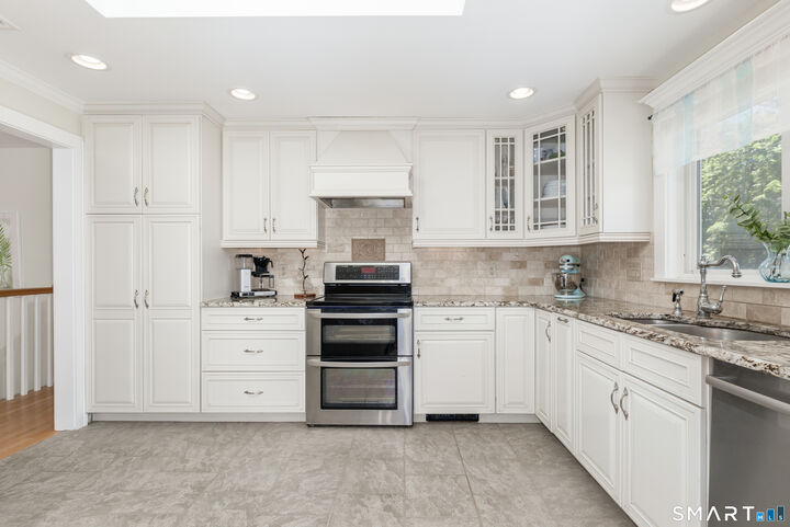 Property Photo:  335 Redwood Lane  CT 06410 