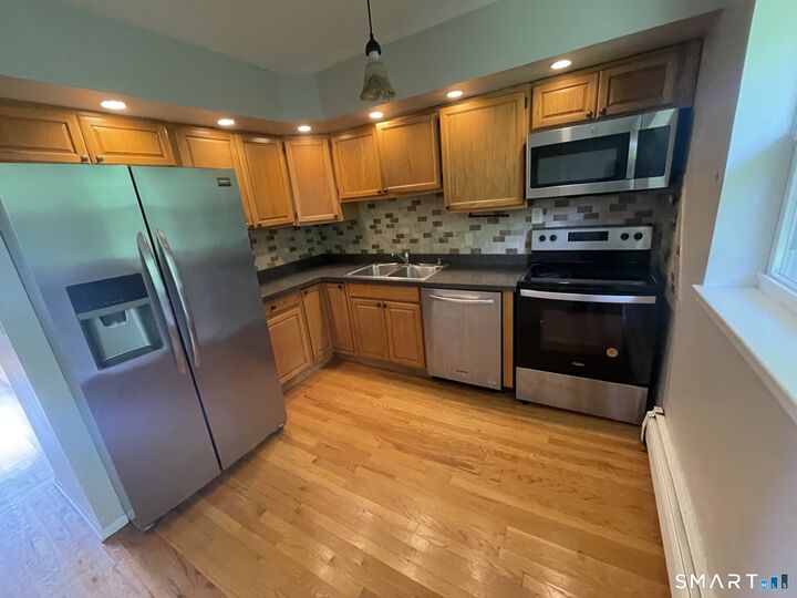 Property Photo:  39 Mount Laurel Drive  CT 06109 