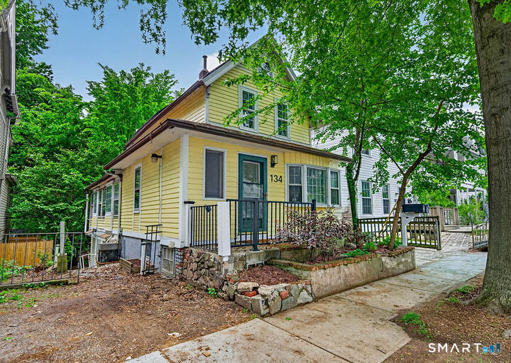 Property Photo:  134 Greenwich Avenue  CT 06519 