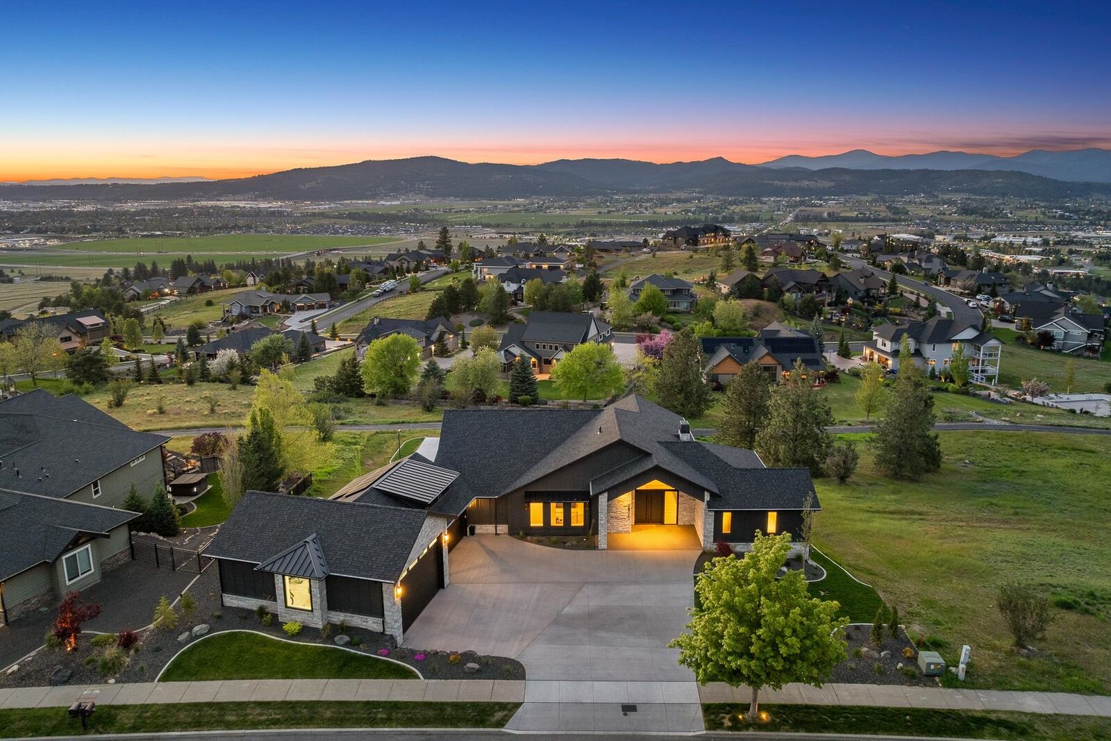 Property Photo:  22175 E Bennett Ln  WA 99019 
