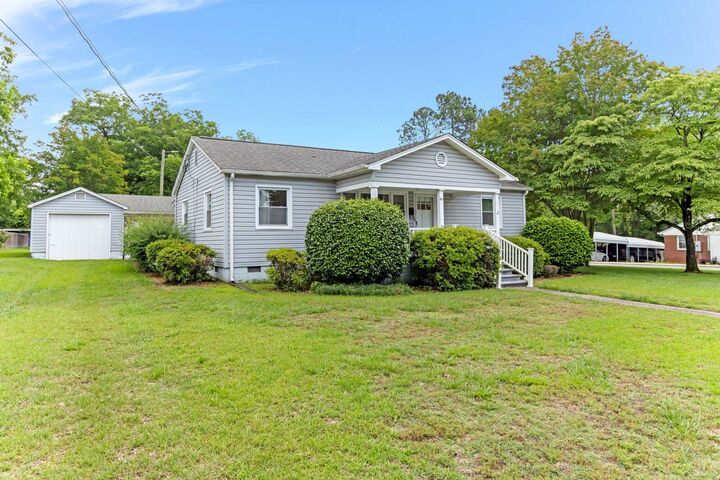 Property Photo:  807 Lyman Street  SC 29340 