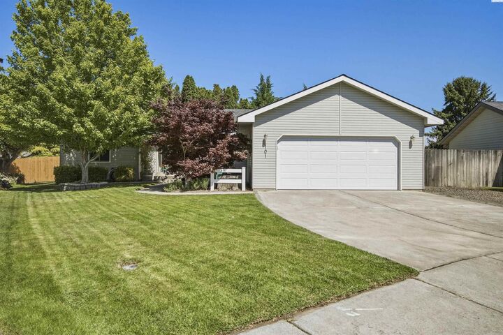 Property Photo:  101 S Sherman Place  WA 99336 
