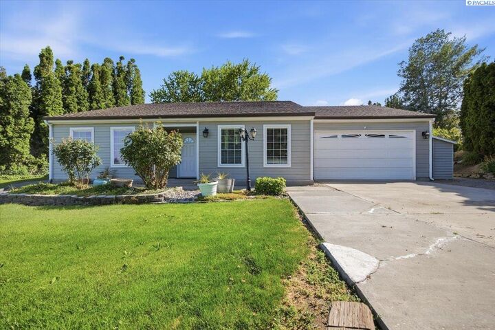 Property Photo:  4618 S Quincy Pl  WA 99337-3917 
