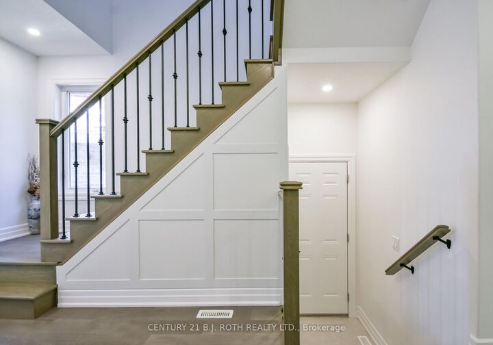 Property Photo:  43 Auburn Court  ON L4N 0A5 