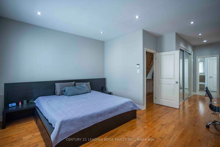 Property Photo: 206A Merton Street ON M4S 1A1