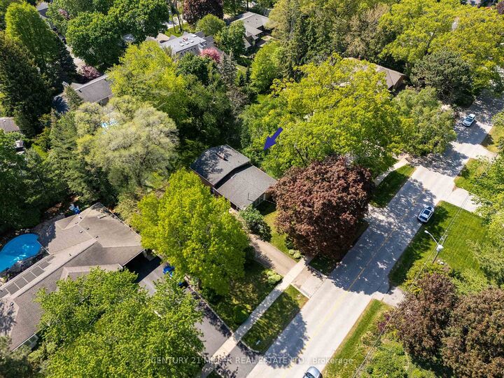 Photo de la propriété:  2048 Elmhurst Avenue  ON L6J 1X1 