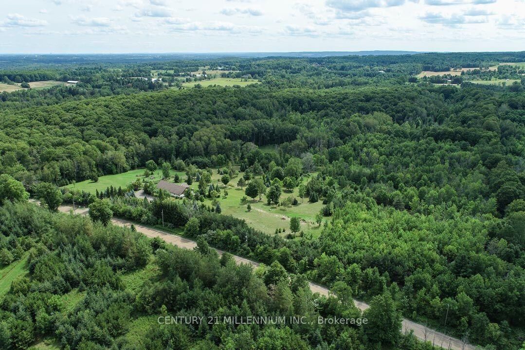 Photo de la propriété:  17218 Innis Lake Road  ON L7K 2K6 