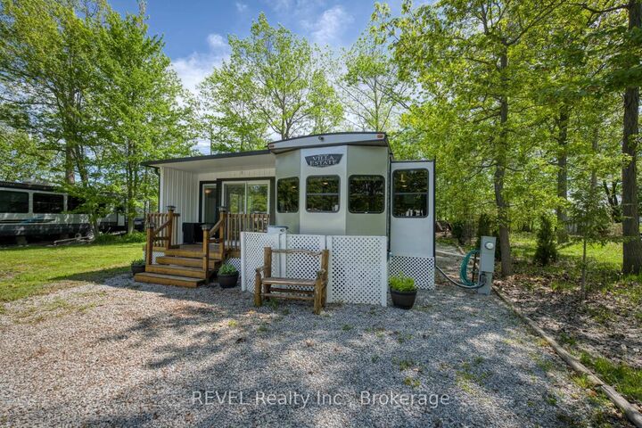 Property Photo: 2325 Victoria Avenue 11 ON L0S 1C0