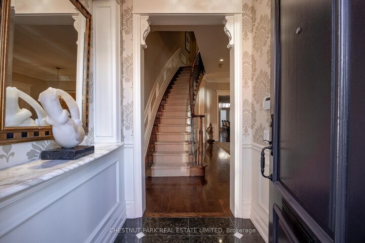 Property Photo: 117 Davenport Road ON M5R 1H8