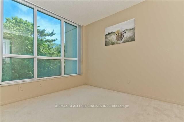 Property Photo: 2565 Erin Centre Boulevard 411 ON L5M 6Z8