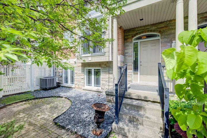 Property Photo: 35 Grosvenor Lane ON N1R 8N2