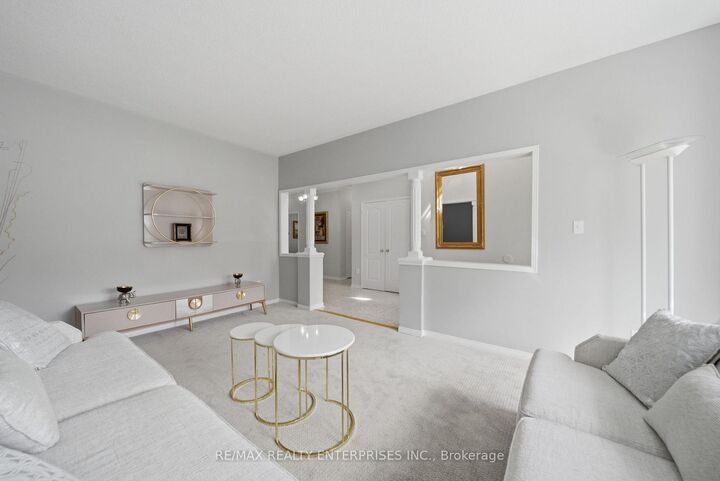 Property Photo: 5811 Cornell Crescent ON L5M 5R5