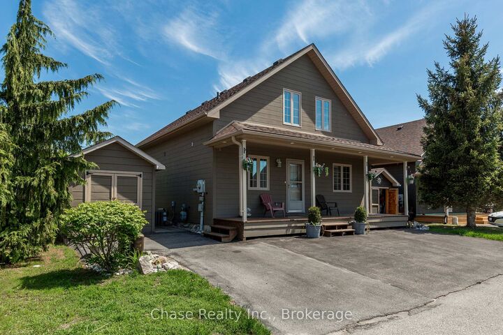 47 Madawaska Trail — photo 1