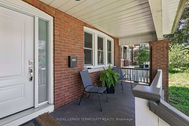 Property Photo: 407 Annette Street ON M6P 1R7