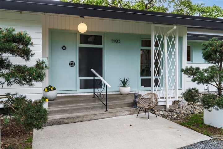 Property Photo:  1195 Kings Rd  BC V8T 1X6 