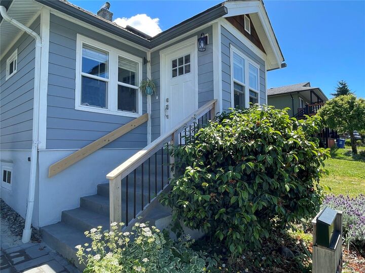 Property Photo: 2883 1st Ave BC V9Y 1Y5