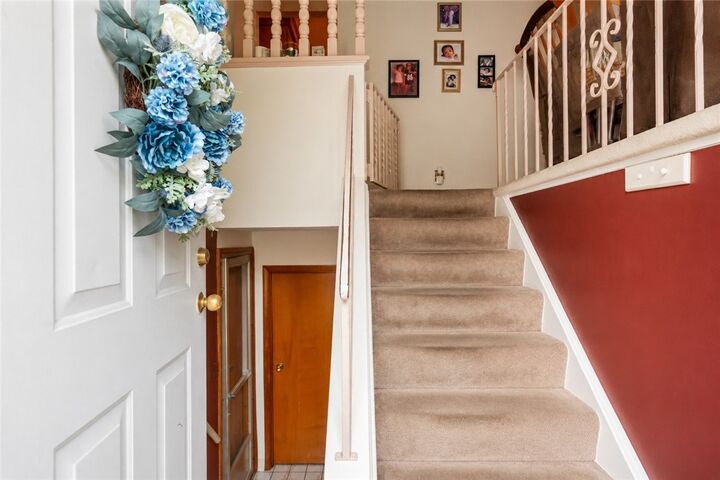 Property Photo: 171 Crescent Garden Dr PA 15235