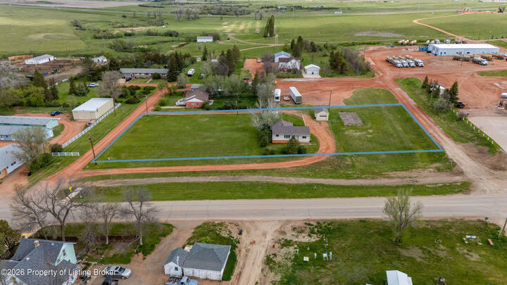 Property Photo:  107 6th Street NE  ND 58622 