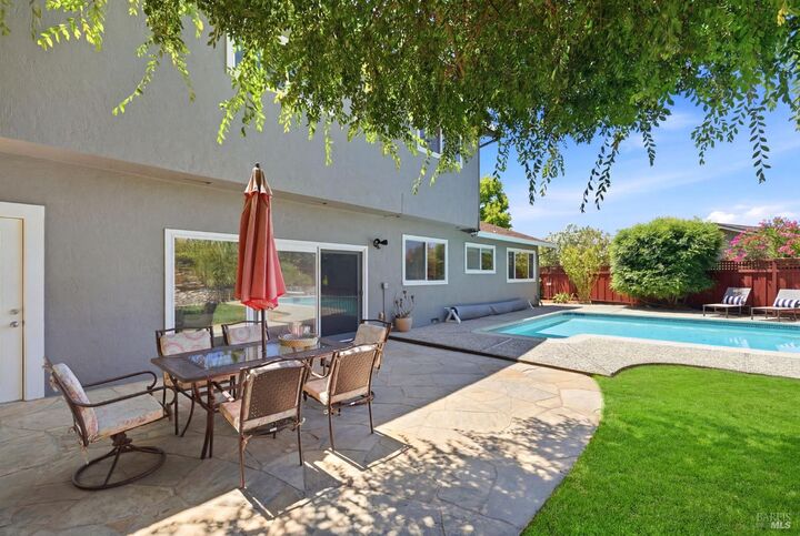 Property Photo:  33 Manzano Court  CA 94945 