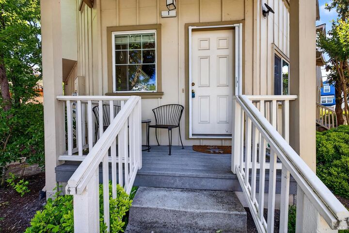 Property Photo:  777 E Cotati Avenue  CA 94928 