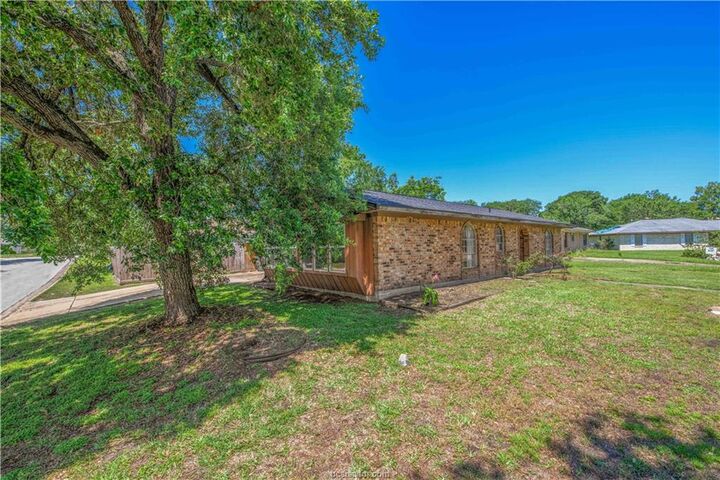 Property Photo: 1404 Medina Drive TX 77840