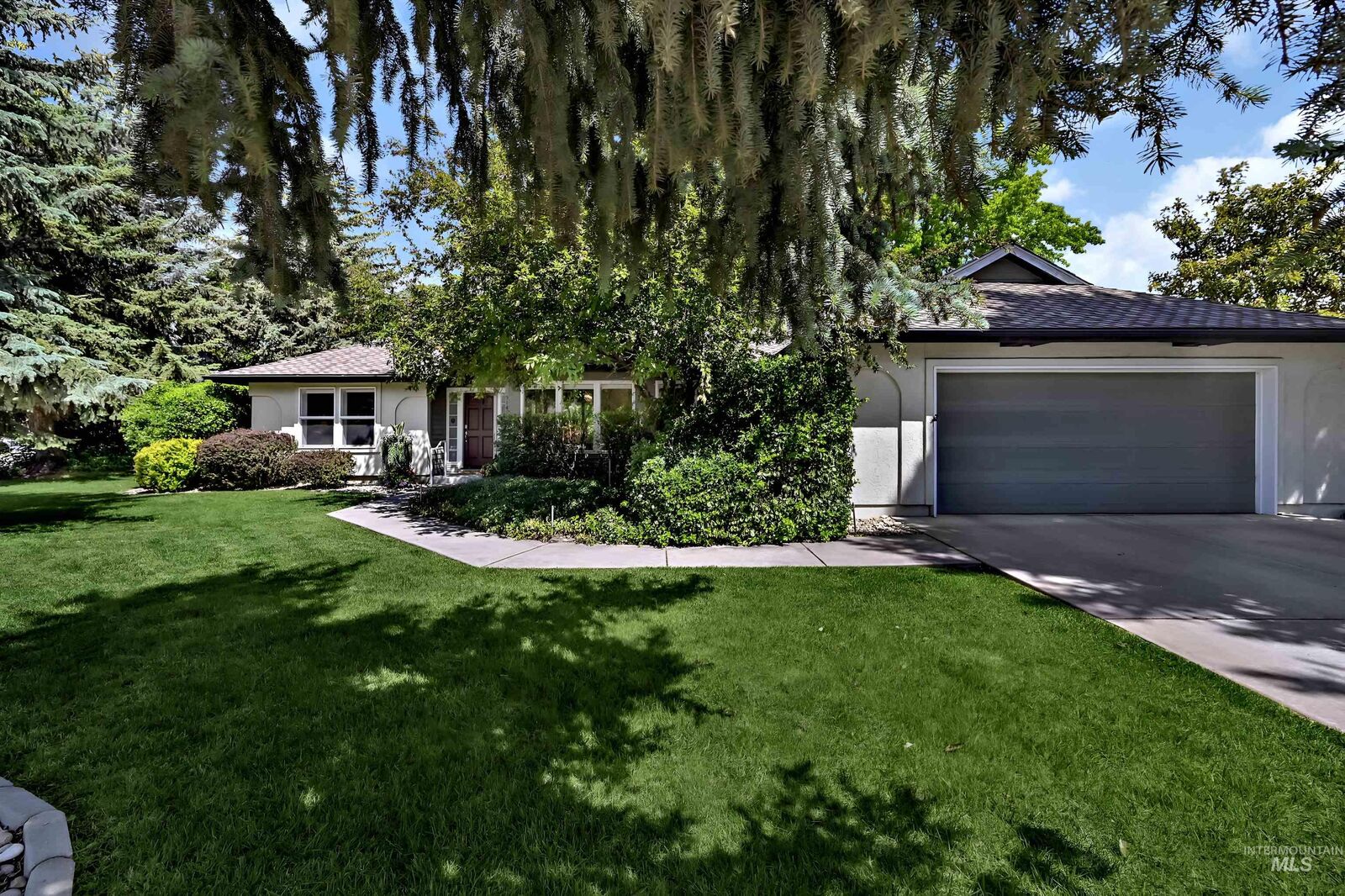 Property Photo:  5145 N Riverfront Dr  ID 83714 