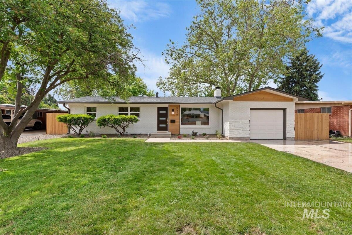 Property Photo:  6615 W Ashland Dr  ID 83709 